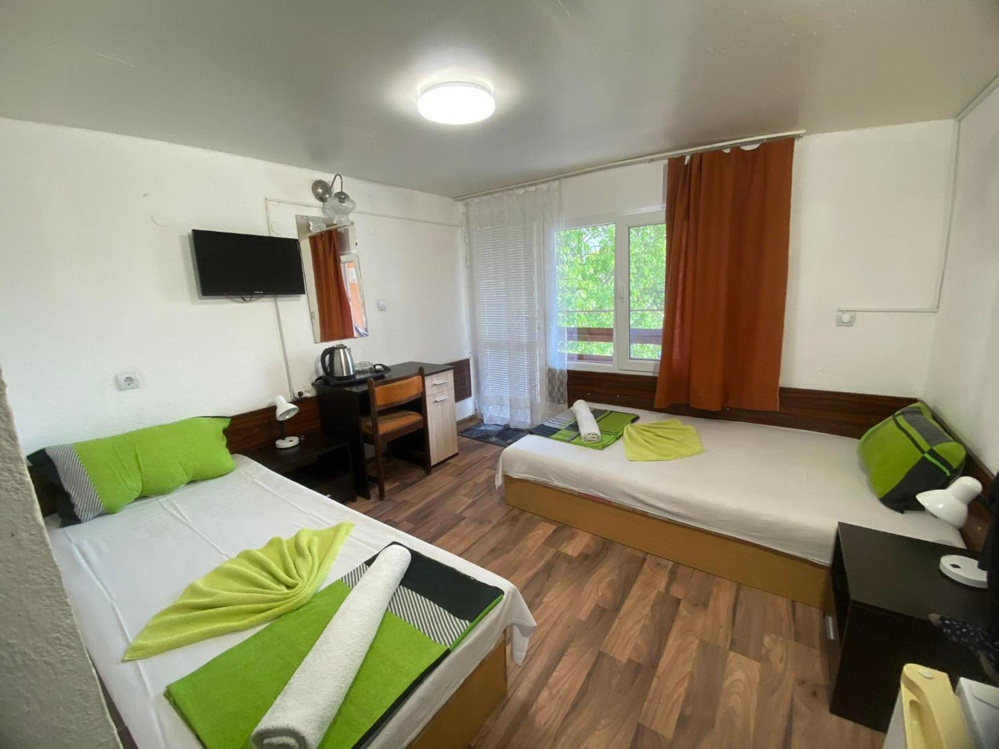 קרנבו Family Hotel Julian מראה חיצוני תמונה